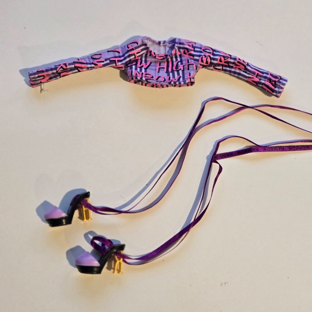 RAINBOW HIGH Fashion Doll Clothing & Accessories - EMI VANDA